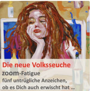 Farbige Zeichnung einer jungen Frau, die erschöpft an einem Schreibtisch sitzt